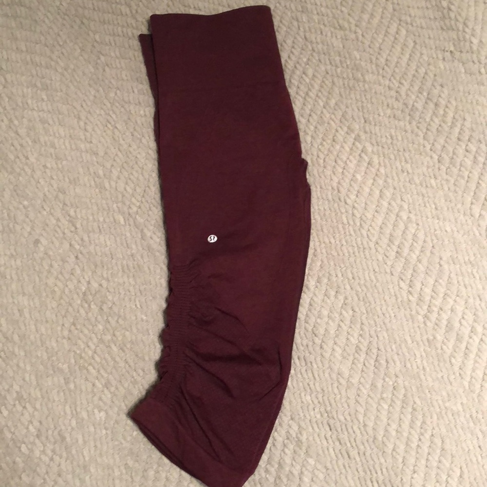 Lululemon Seamless Yoga Capris - Size 6